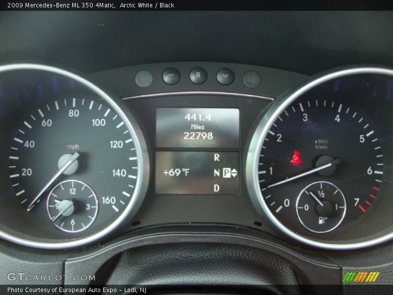 Arctic White / Black 2009 Mercedes-Benz ML 350 4Matic