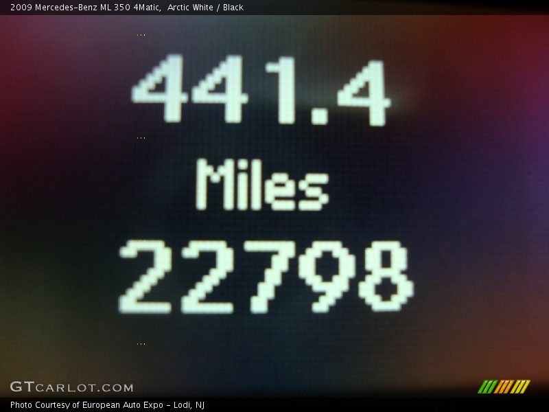 Arctic White / Black 2009 Mercedes-Benz ML 350 4Matic