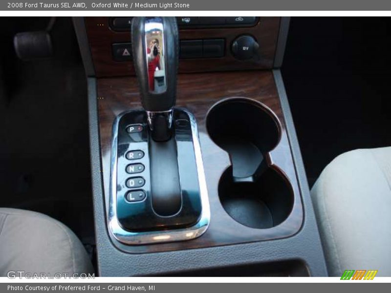 Oxford White / Medium Light Stone 2008 Ford Taurus SEL AWD