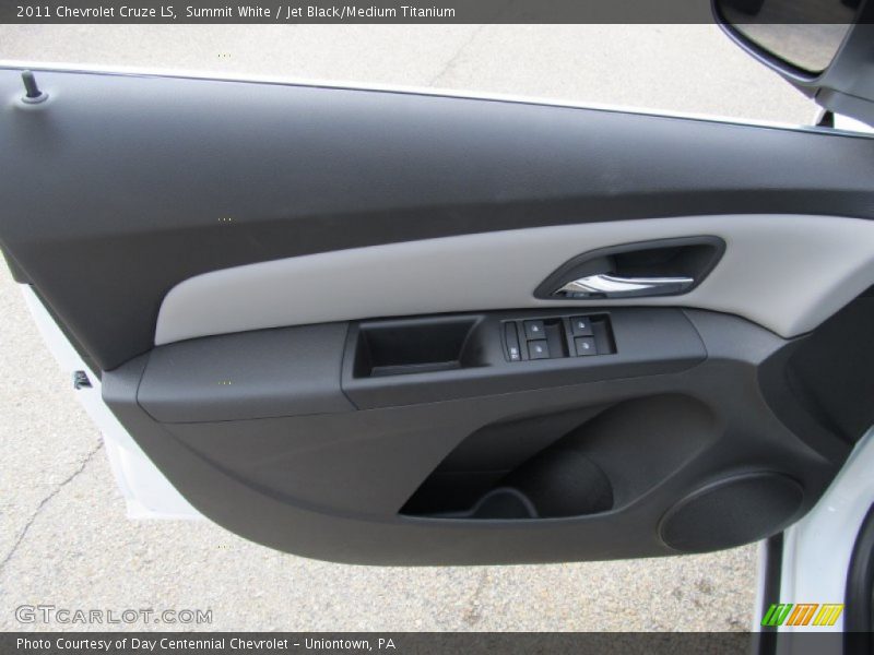 Summit White / Jet Black/Medium Titanium 2011 Chevrolet Cruze LS