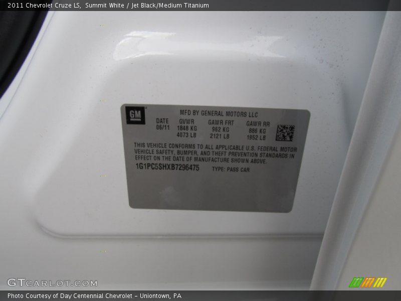 Summit White / Jet Black/Medium Titanium 2011 Chevrolet Cruze LS