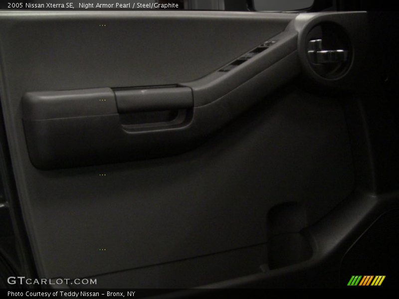 Night Armor Pearl / Steel/Graphite 2005 Nissan Xterra SE