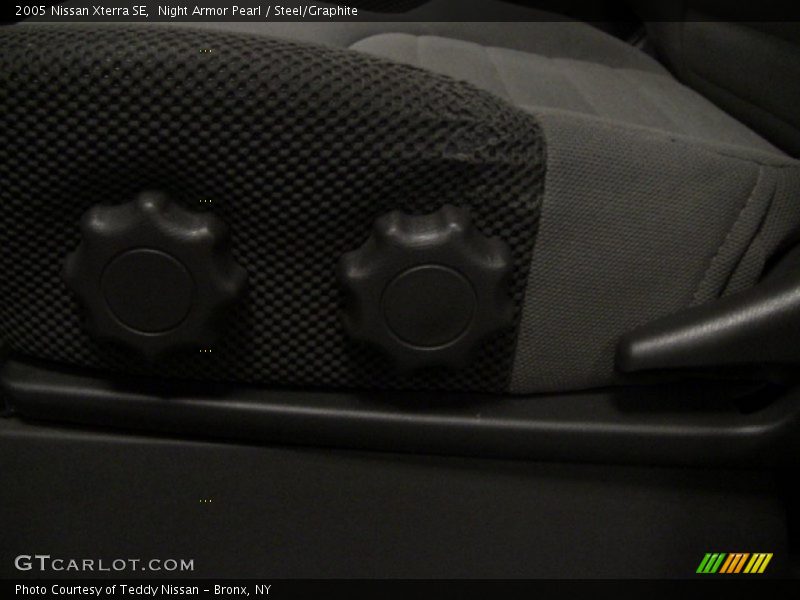 Night Armor Pearl / Steel/Graphite 2005 Nissan Xterra SE