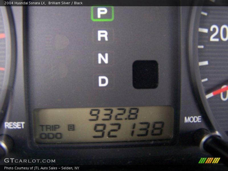 Brilliant Silver / Black 2004 Hyundai Sonata LX