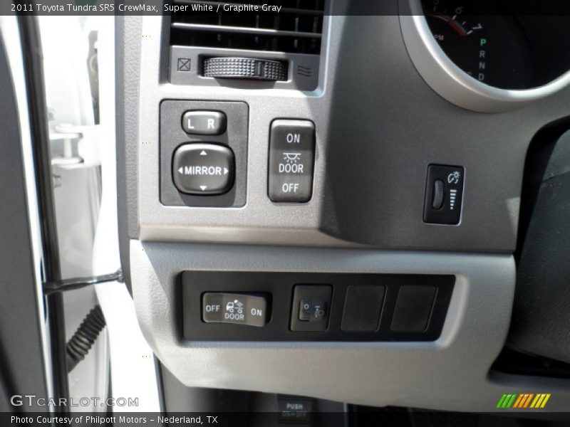 Controls of 2011 Tundra SR5 CrewMax