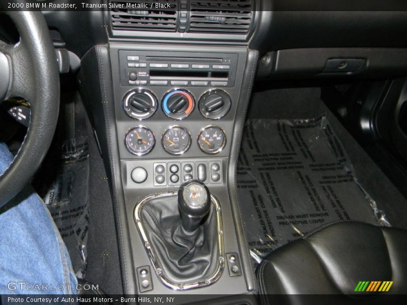 Controls of 2000 M Roadster