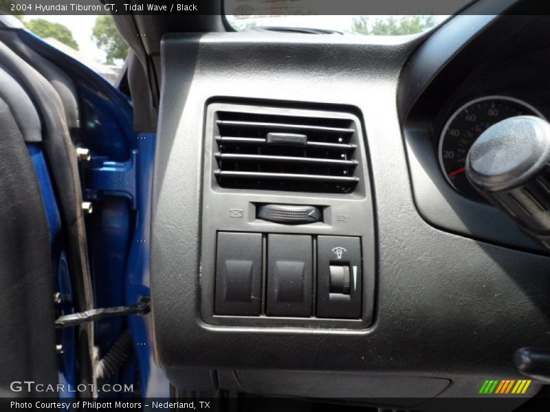 Controls of 2004 Tiburon GT