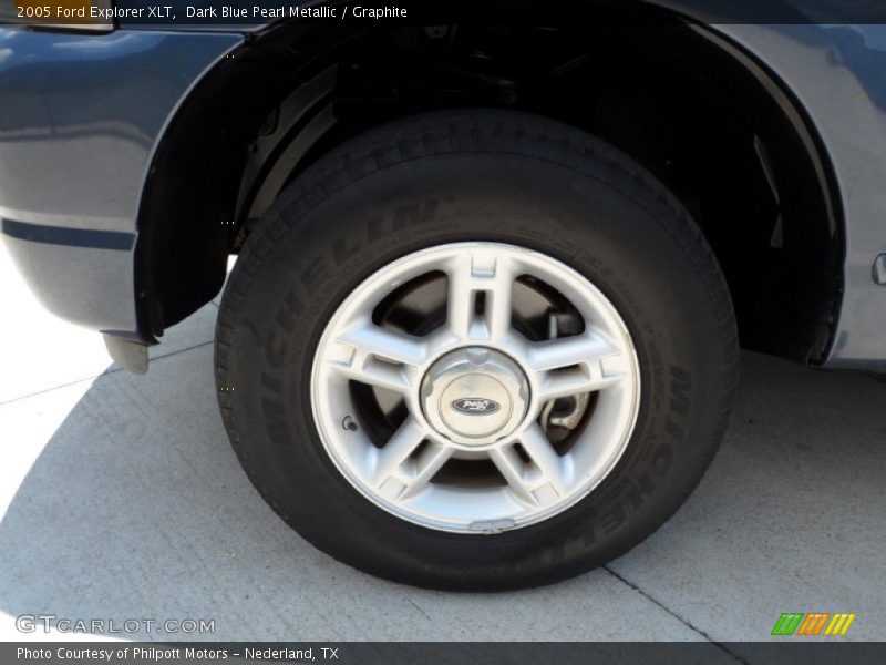 Dark Blue Pearl Metallic / Graphite 2005 Ford Explorer XLT