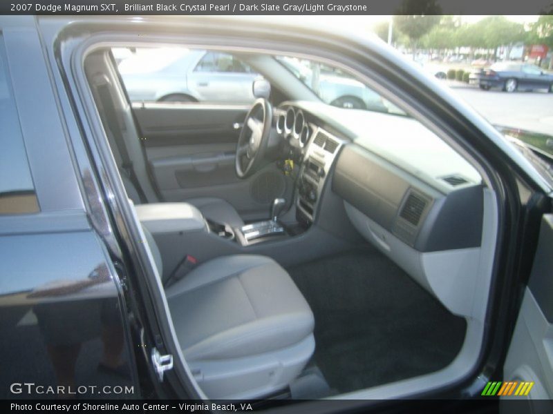 Brilliant Black Crystal Pearl / Dark Slate Gray/Light Graystone 2007 Dodge Magnum SXT