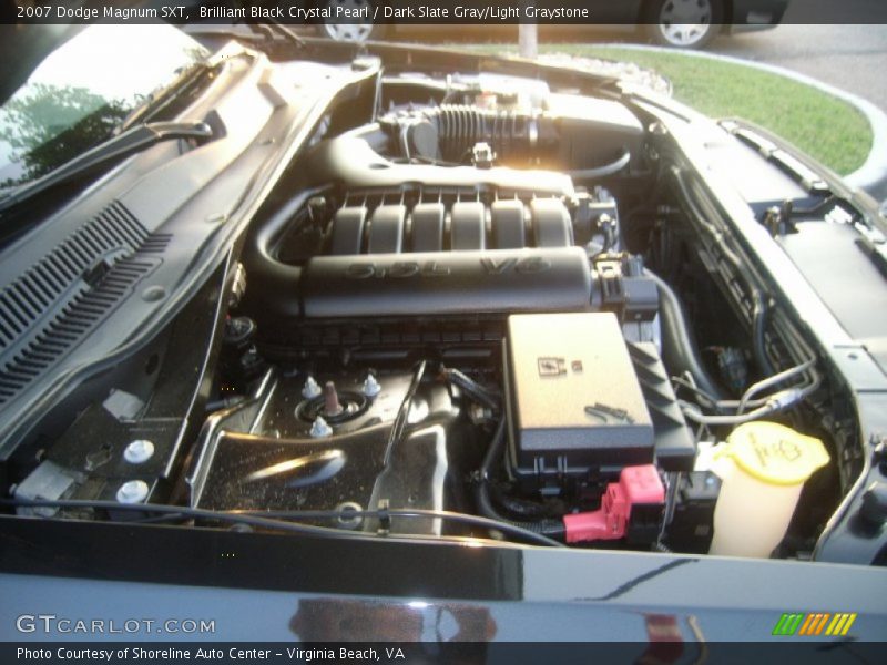 Brilliant Black Crystal Pearl / Dark Slate Gray/Light Graystone 2007 Dodge Magnum SXT