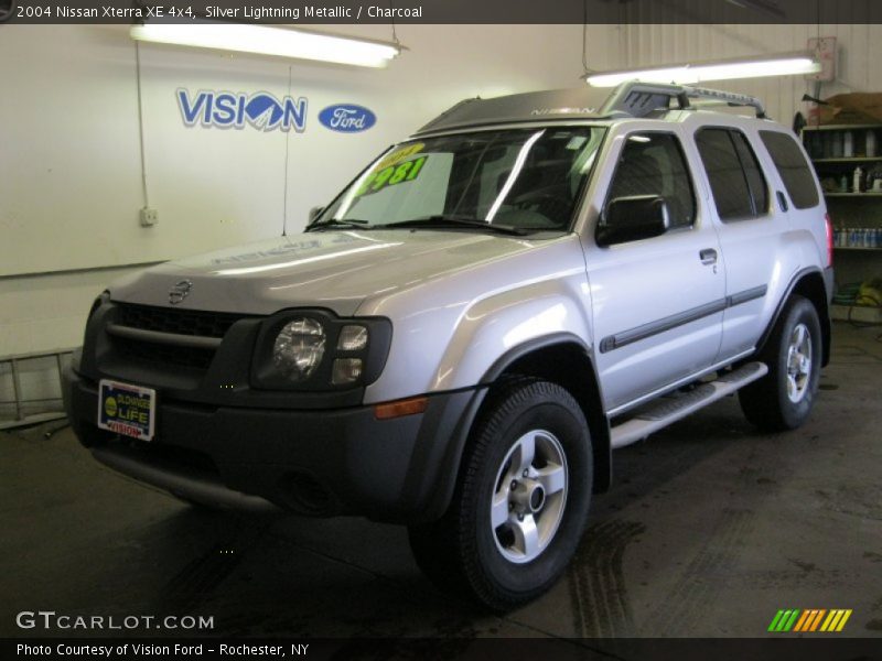 Silver Lightning Metallic / Charcoal 2004 Nissan Xterra XE 4x4