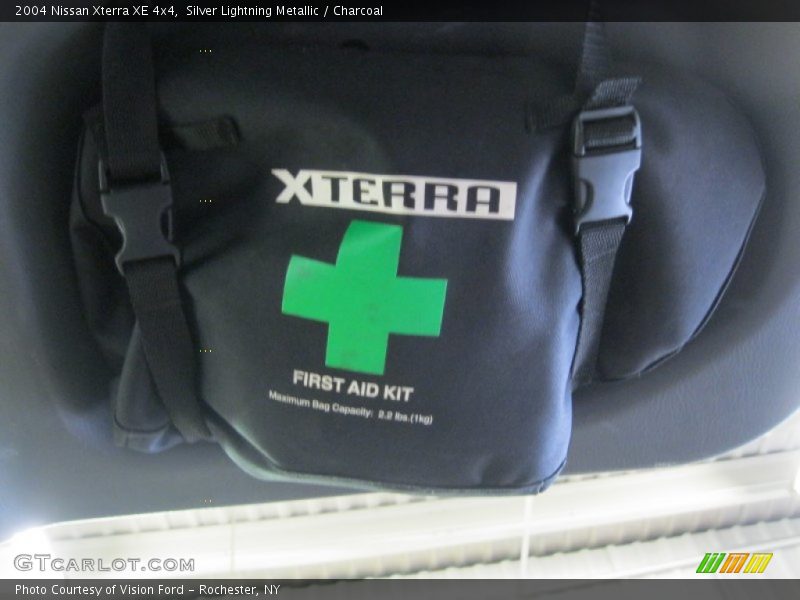 Silver Lightning Metallic / Charcoal 2004 Nissan Xterra XE 4x4