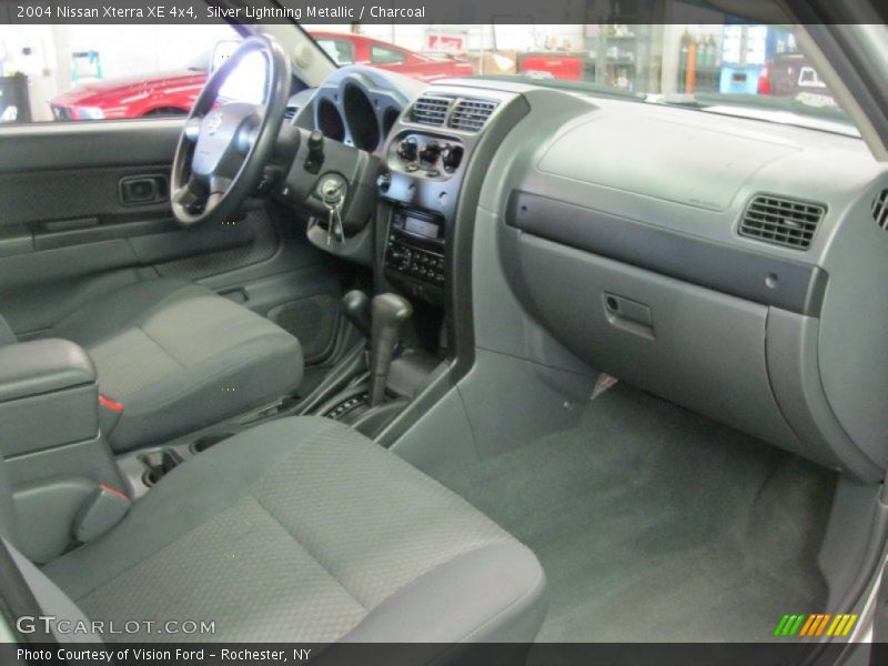 Silver Lightning Metallic / Charcoal 2004 Nissan Xterra XE 4x4