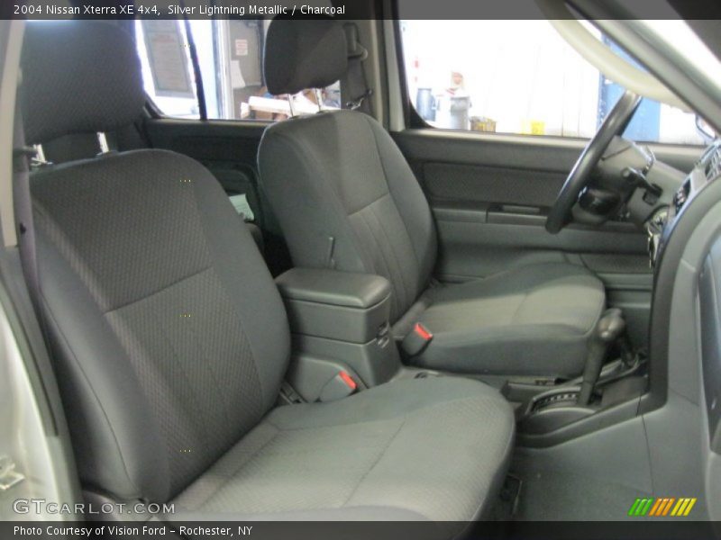 Silver Lightning Metallic / Charcoal 2004 Nissan Xterra XE 4x4