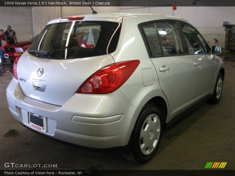 Brillant Silver / Charcoal 2009 Nissan Versa 1.8 S Hatchback