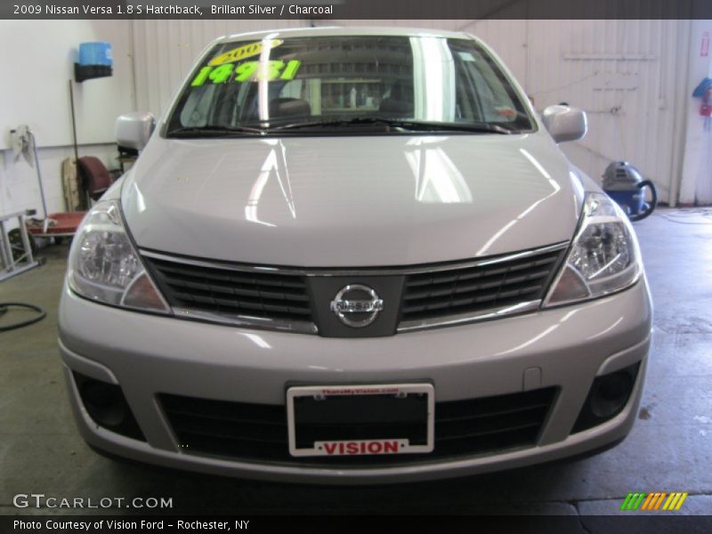 Brillant Silver / Charcoal 2009 Nissan Versa 1.8 S Hatchback