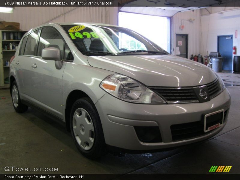 Brillant Silver / Charcoal 2009 Nissan Versa 1.8 S Hatchback