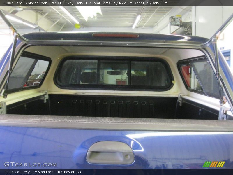 Dark Blue Pearl Metallic / Medium Dark Flint/Dark Flint 2004 Ford Explorer Sport Trac XLT 4x4