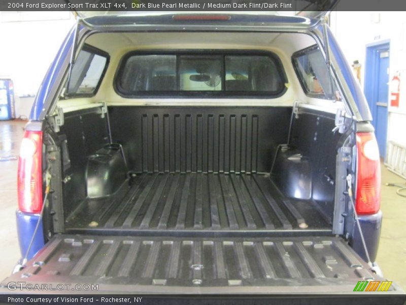 Dark Blue Pearl Metallic / Medium Dark Flint/Dark Flint 2004 Ford Explorer Sport Trac XLT 4x4