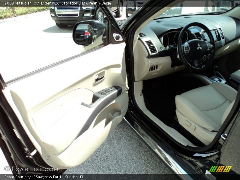 Labrador Black Pearl / Beige 2009 Mitsubishi Outlander XLS