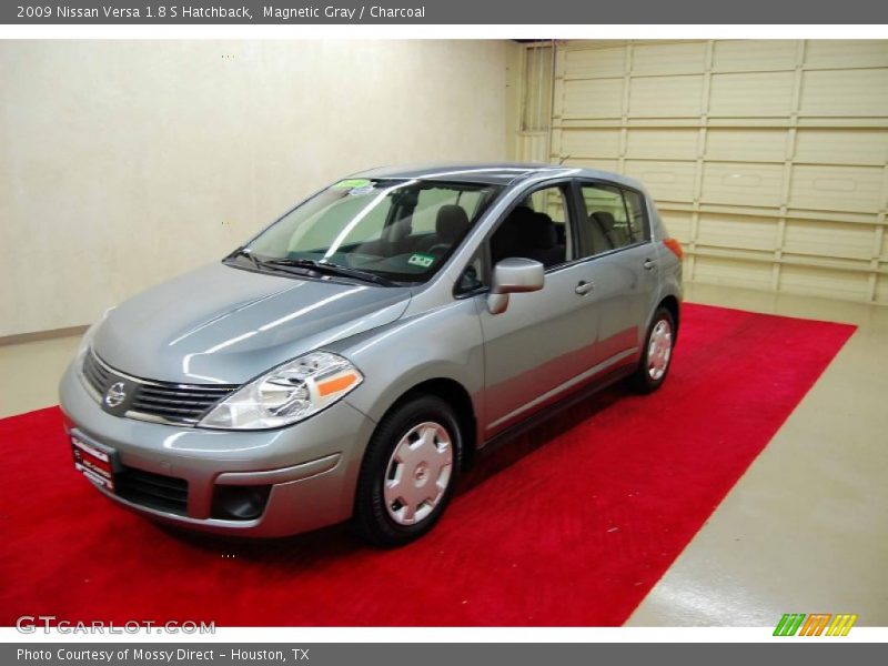 Magnetic Gray / Charcoal 2009 Nissan Versa 1.8 S Hatchback