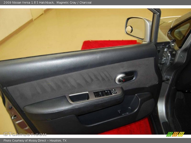 Magnetic Gray / Charcoal 2009 Nissan Versa 1.8 S Hatchback