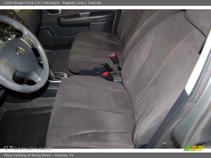 Magnetic Gray / Charcoal 2009 Nissan Versa 1.8 S Hatchback