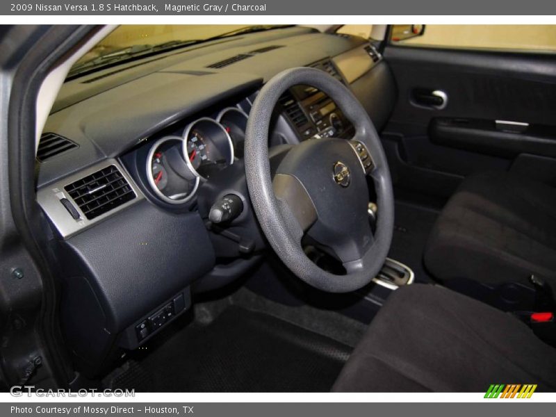 Magnetic Gray / Charcoal 2009 Nissan Versa 1.8 S Hatchback