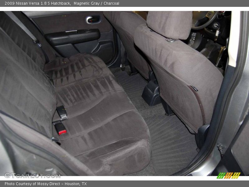 Magnetic Gray / Charcoal 2009 Nissan Versa 1.8 S Hatchback