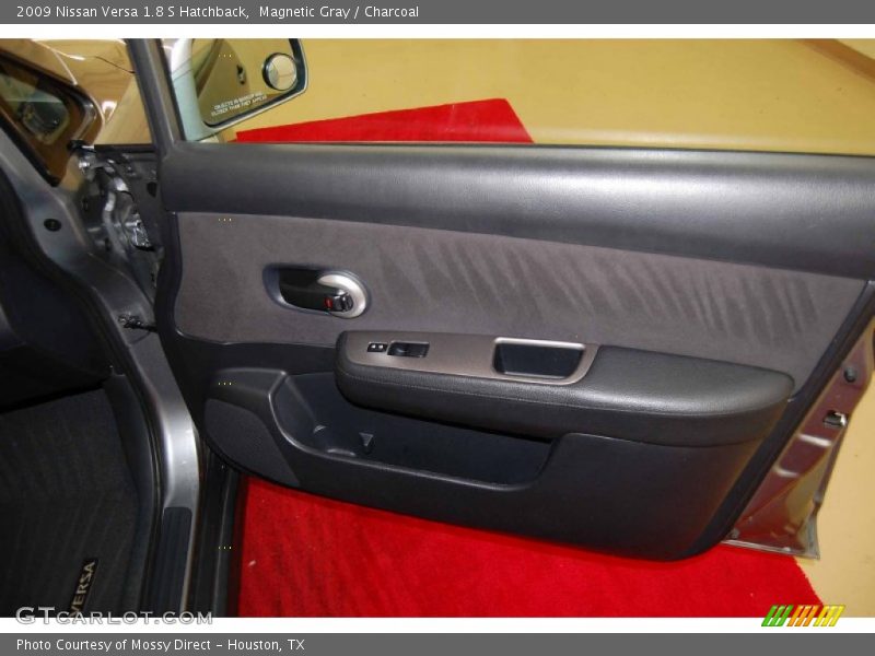 Magnetic Gray / Charcoal 2009 Nissan Versa 1.8 S Hatchback