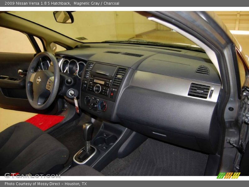 Magnetic Gray / Charcoal 2009 Nissan Versa 1.8 S Hatchback