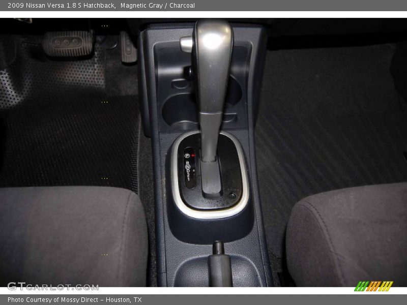 Magnetic Gray / Charcoal 2009 Nissan Versa 1.8 S Hatchback