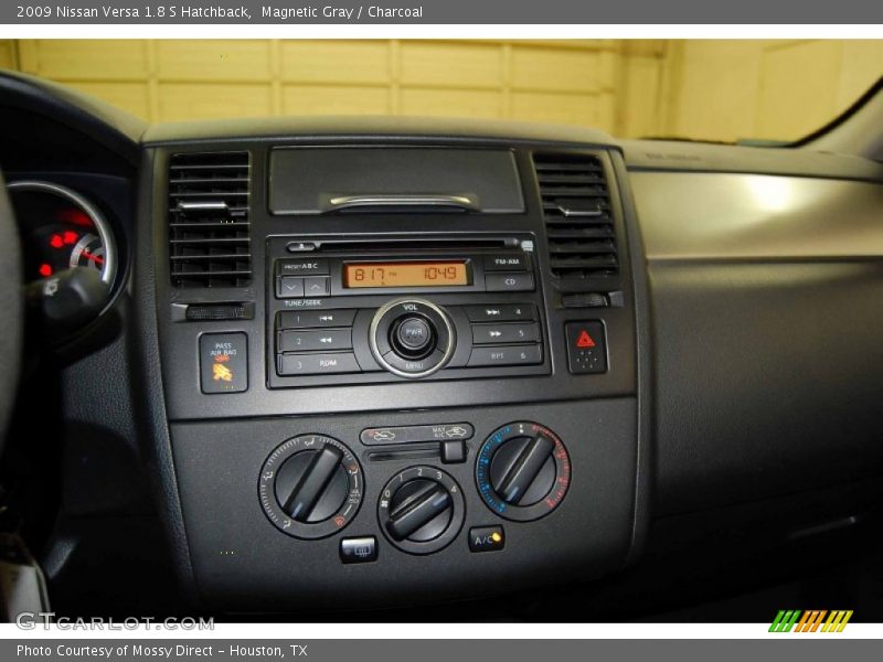Magnetic Gray / Charcoal 2009 Nissan Versa 1.8 S Hatchback