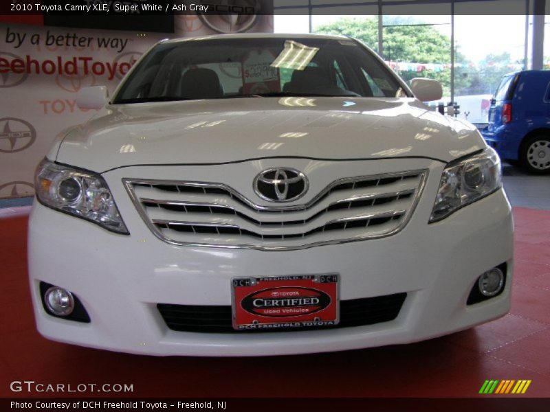Super White / Ash Gray 2010 Toyota Camry XLE