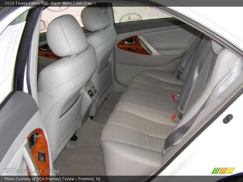 Super White / Ash Gray 2010 Toyota Camry XLE