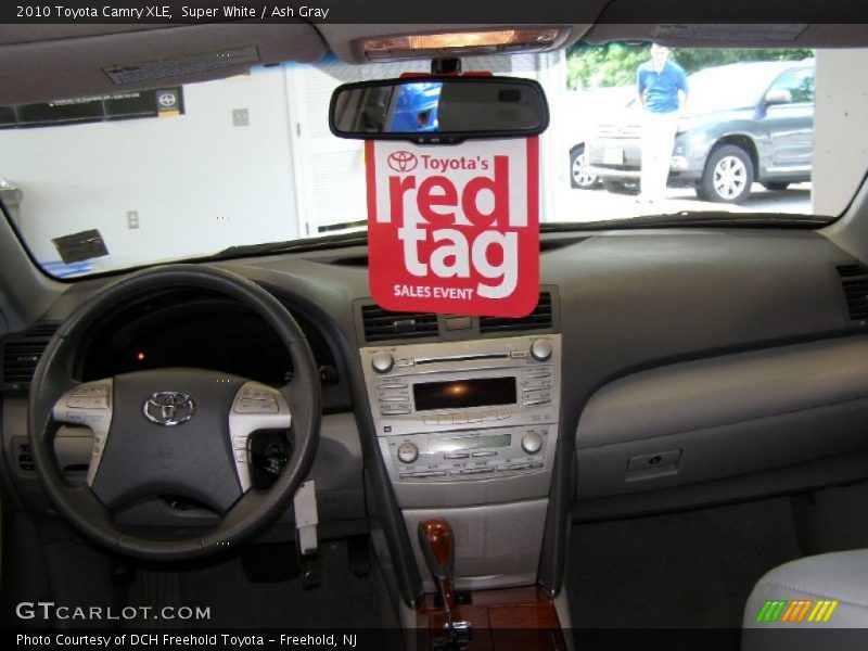 Super White / Ash Gray 2010 Toyota Camry XLE