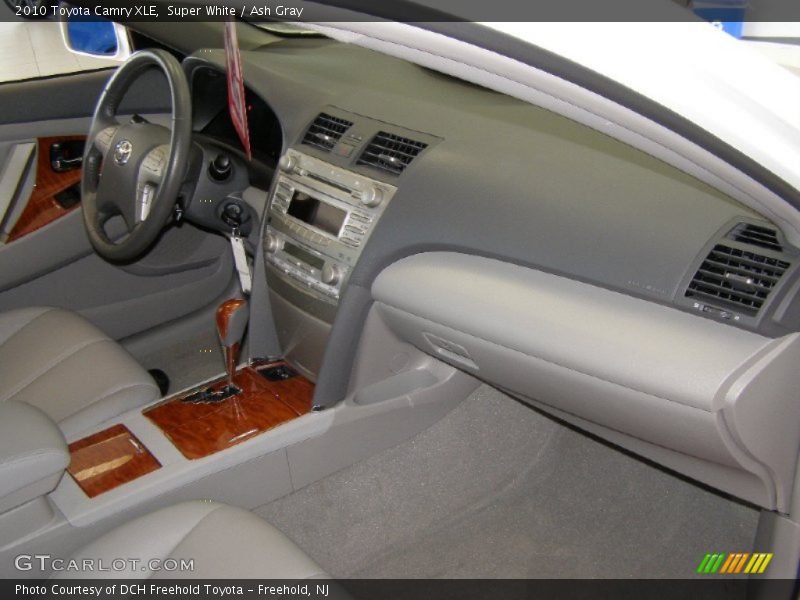 Super White / Ash Gray 2010 Toyota Camry XLE