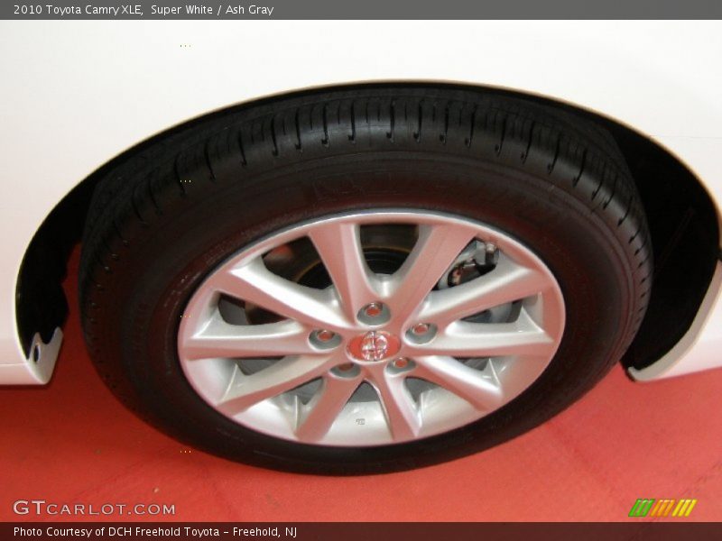 Super White / Ash Gray 2010 Toyota Camry XLE