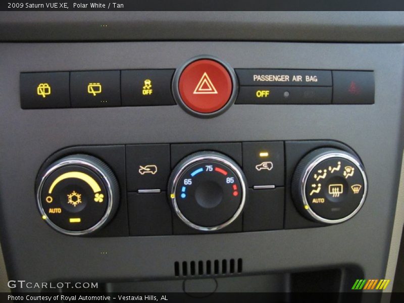 Polar White / Tan 2009 Saturn VUE XE