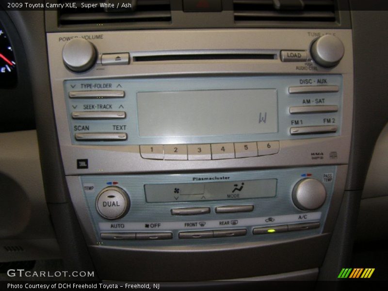 Super White / Ash 2009 Toyota Camry XLE