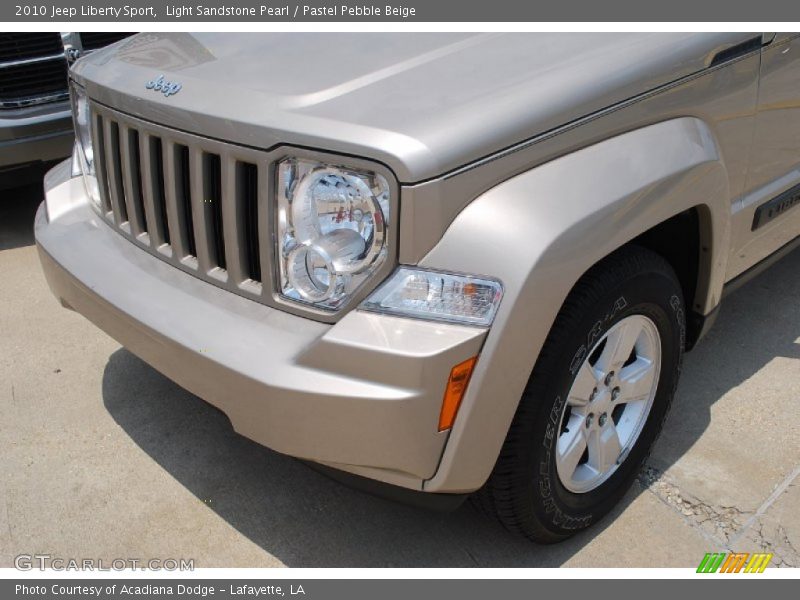 Light Sandstone Pearl / Pastel Pebble Beige 2010 Jeep Liberty Sport