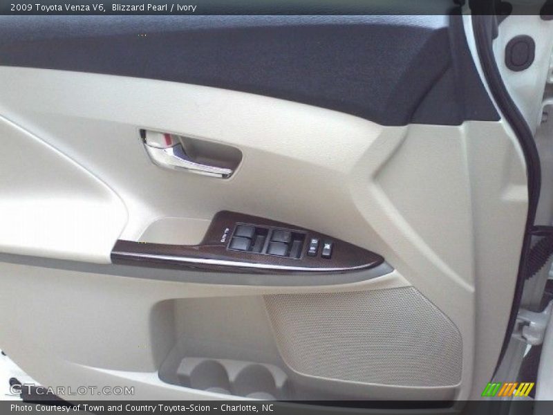 Blizzard Pearl / Ivory 2009 Toyota Venza V6