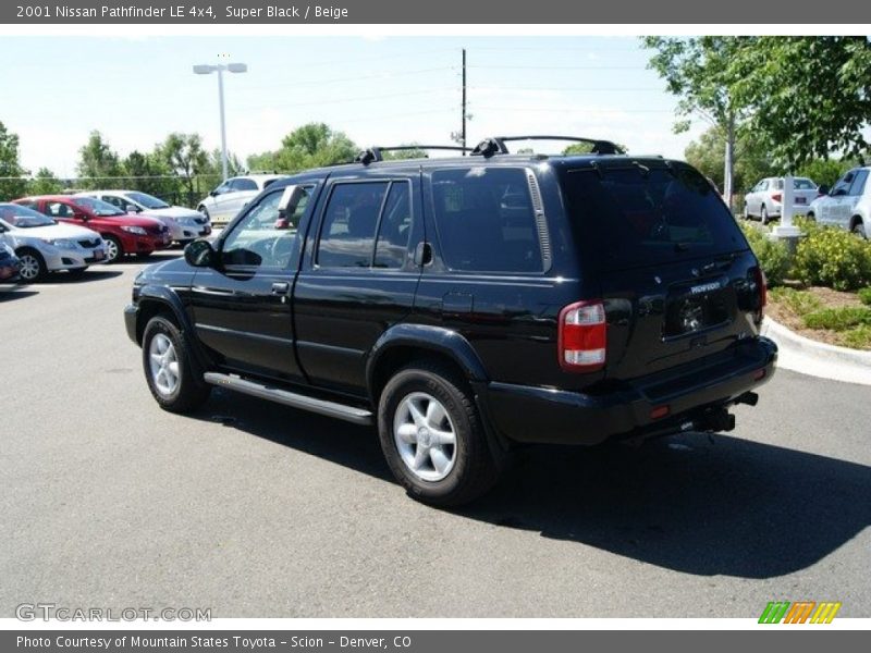 Super Black / Beige 2001 Nissan Pathfinder LE 4x4