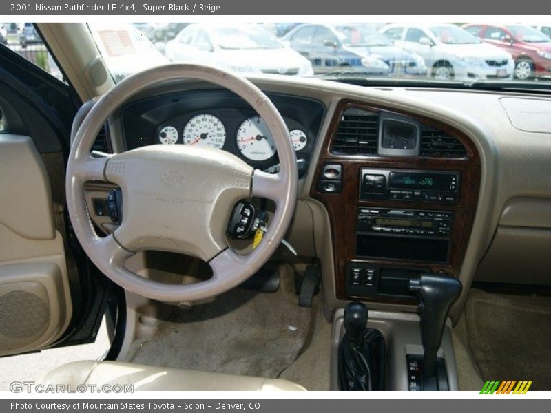 Super Black / Beige 2001 Nissan Pathfinder LE 4x4