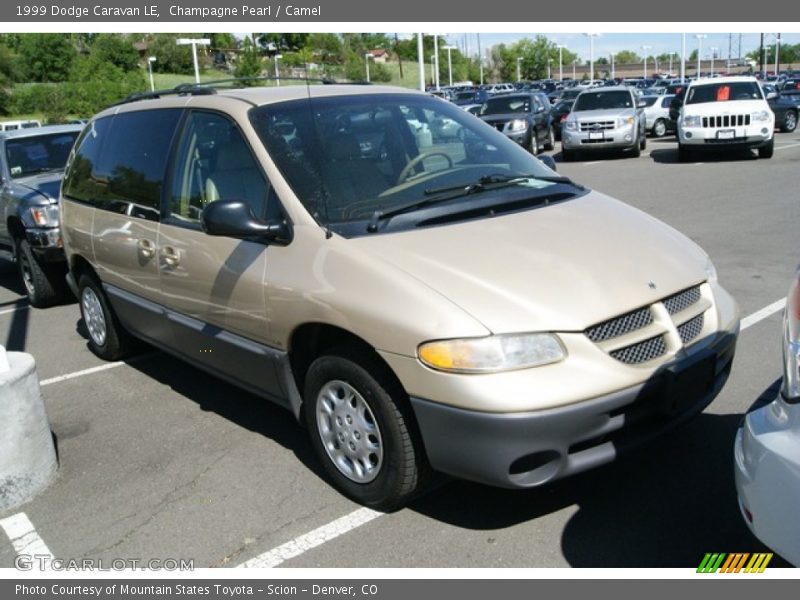 Champagne Pearl / Camel 1999 Dodge Caravan LE