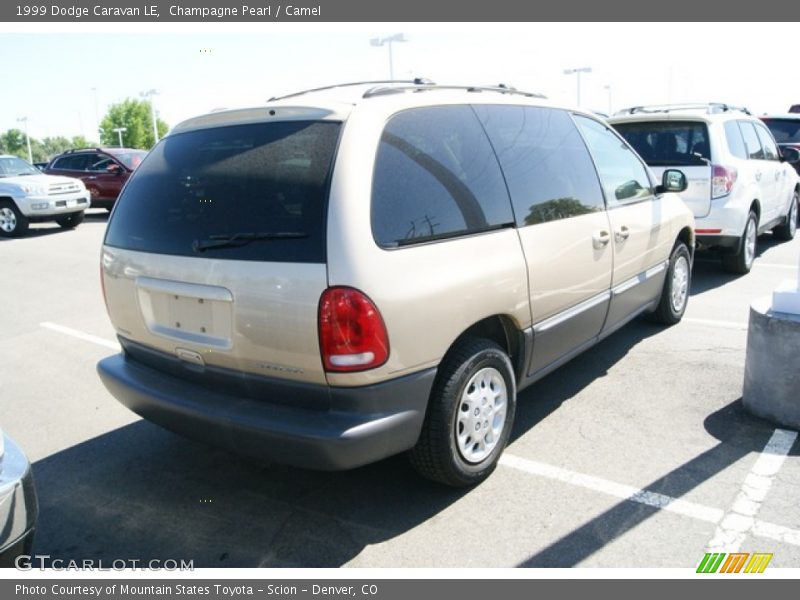 Champagne Pearl / Camel 1999 Dodge Caravan LE
