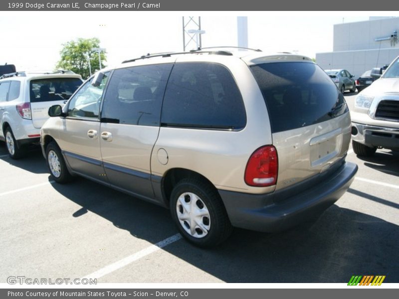 Champagne Pearl / Camel 1999 Dodge Caravan LE