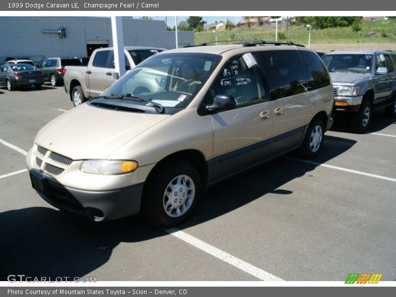 Champagne Pearl / Camel 1999 Dodge Caravan LE