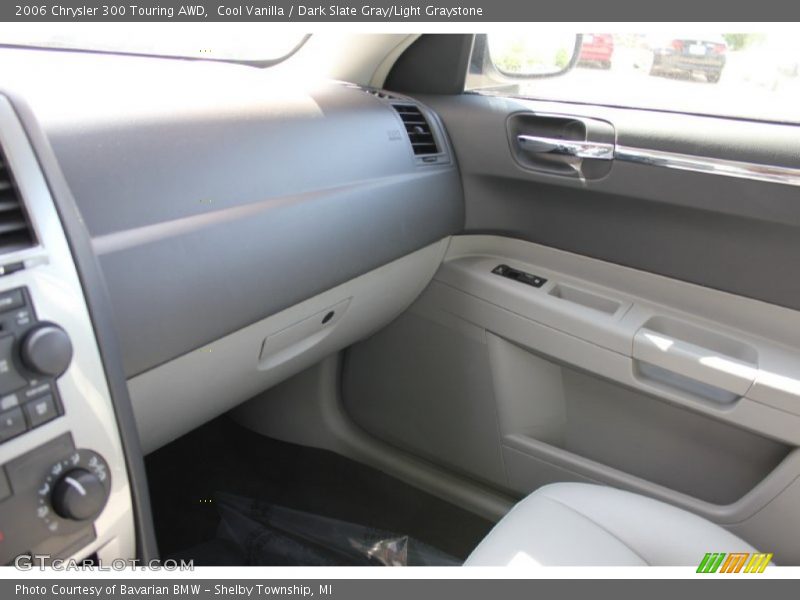 Cool Vanilla / Dark Slate Gray/Light Graystone 2006 Chrysler 300 Touring AWD