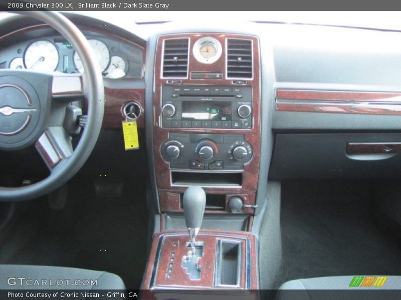 Brilliant Black / Dark Slate Gray 2009 Chrysler 300 LX